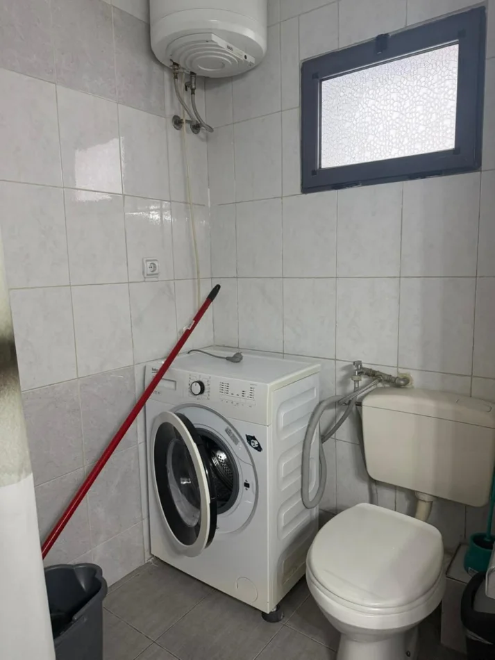 Tirane, jepet me qera apartament 1+1 Kati 2, 35 m² 400 € (Pallati Me Shigjeta)