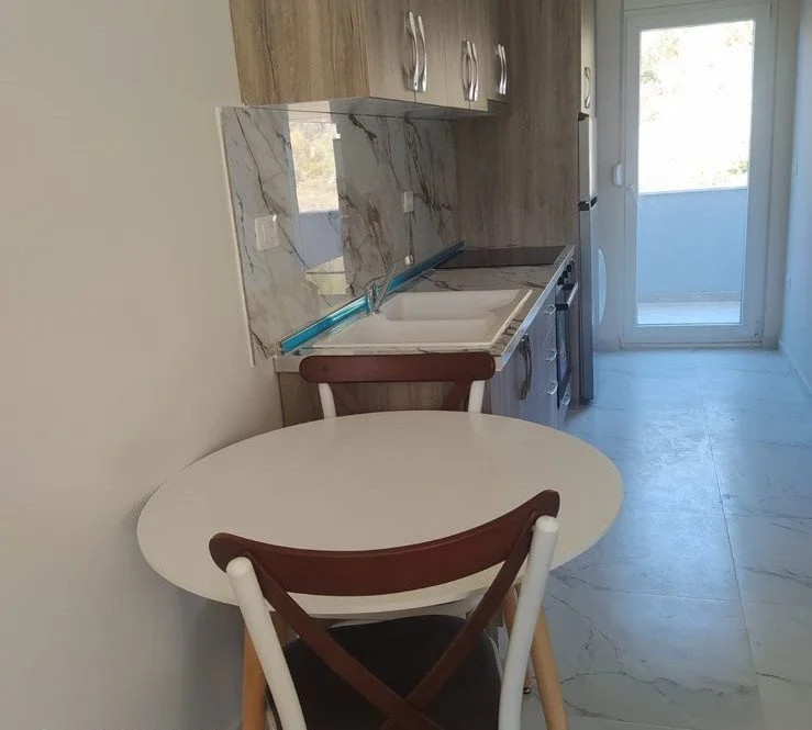 Tirane, jepet me qera apartament 1+1 Kati 2, 62 m² 350 € (Shkoze)