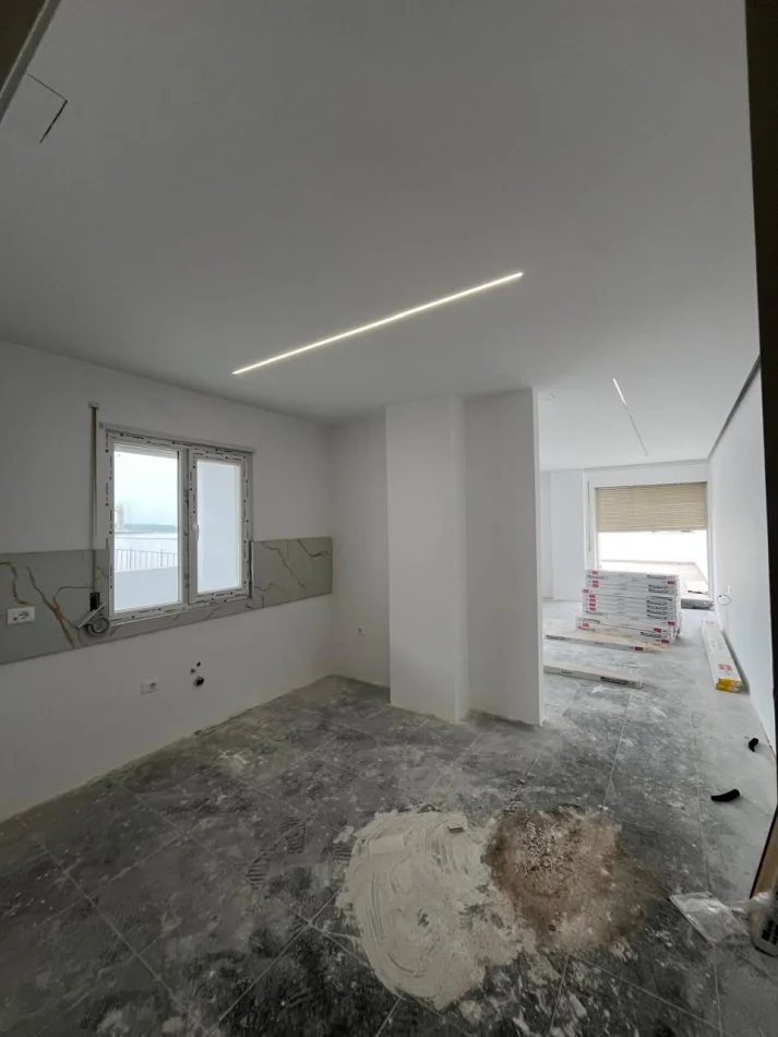 Tirane, jepet me qera apartament 1+1 Kati 4, 80 m² 500 € (Fresku)