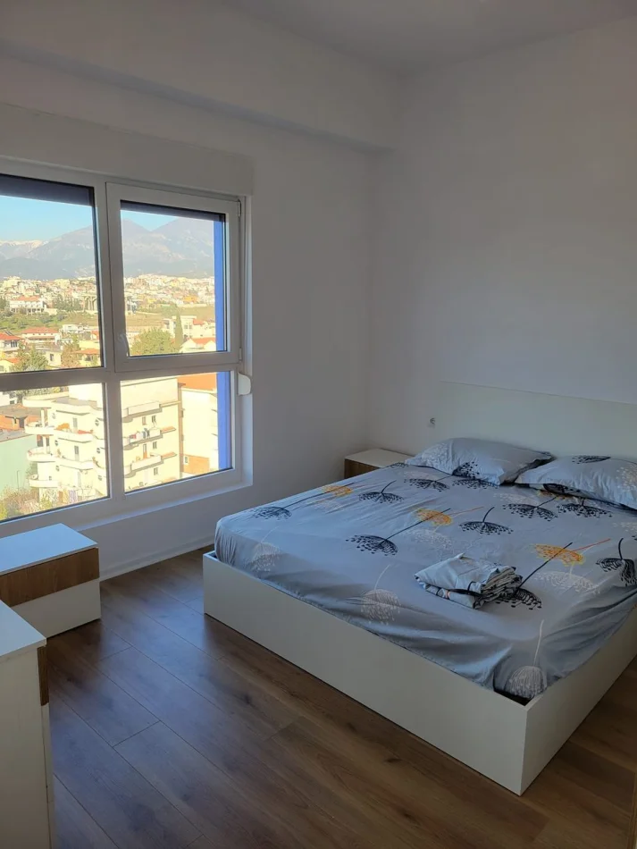 Tirane, jepet me qera apartament 1+1 Kati 6, 50 m² 350 € (Ali Demi)