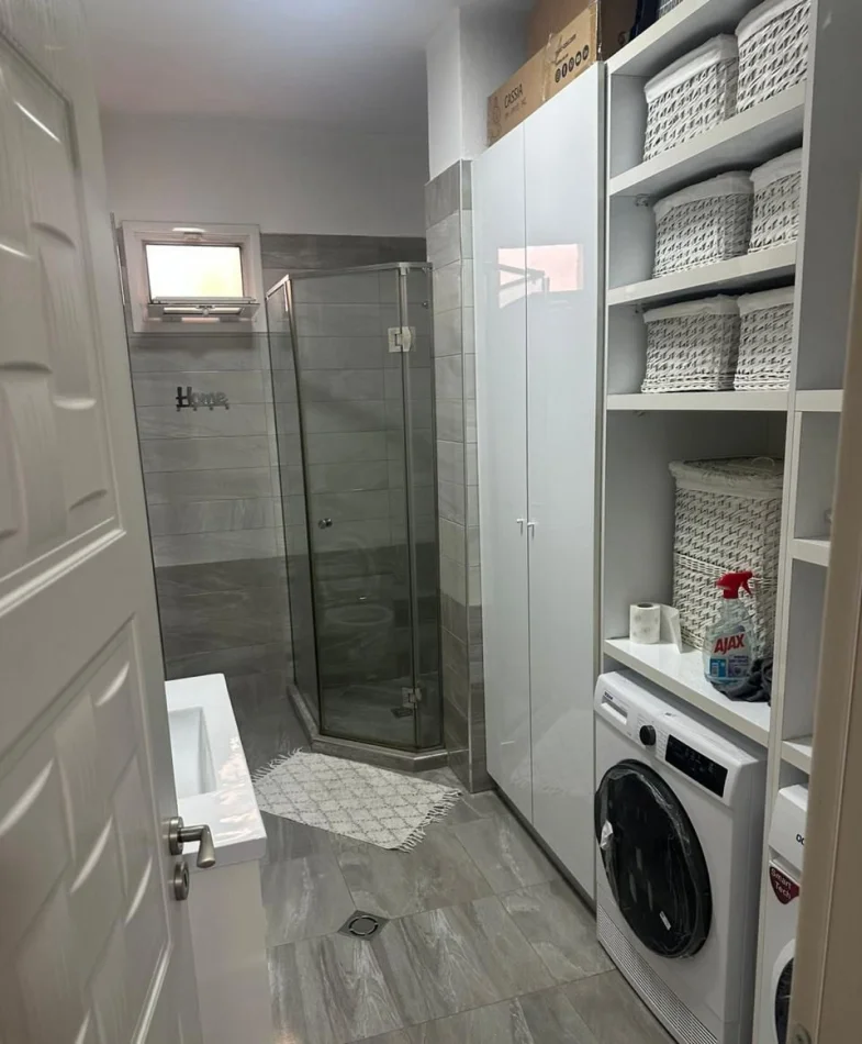 Tirane, jepet me qera apartament 2+1 Kati 4, 85 m² 700 € (Liqeni Artificial)