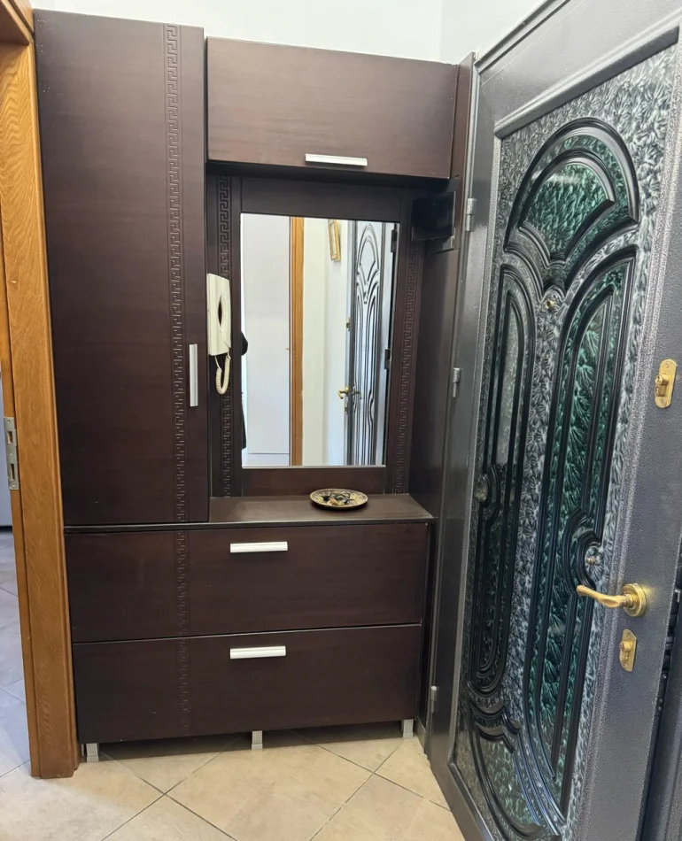 Tirane, jepet me qera apartament 1+1 Kati 6, 60 m² 470 € (Rruga Rrapo Hekali)