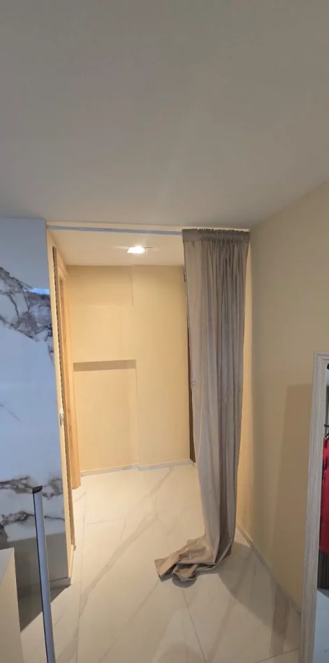 Tirane, jepet me qera ambjent biznesi Kati 1, 33 m² 300 € (Farke)