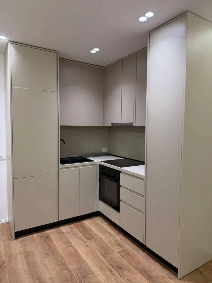 Tirane, jepet me qera apartament 1+1 Kati 3, 57 m² 550 € (Fusha Aviacionit)
