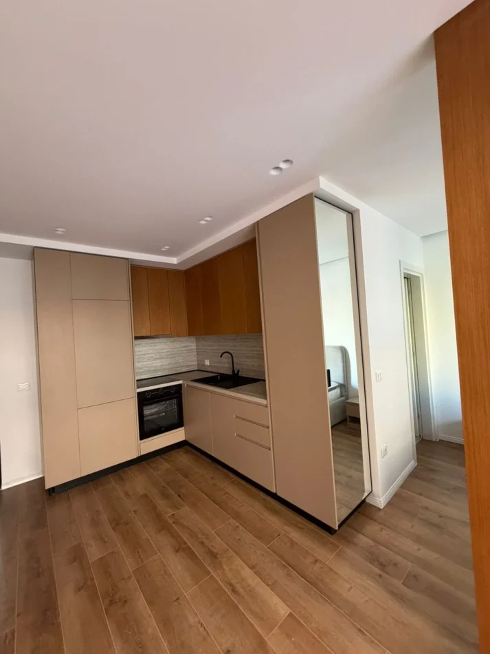Tirane, jepet me qera apartament 1+1 Kati 3, 55 m² 550 € (Fusha Aviacionit)