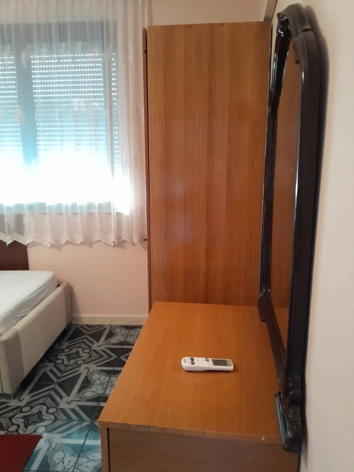 Tirane, jepet me qera apartament 2+1 Kati 2, 80 m² 600 € (Bulevardi Zogu I Pare)