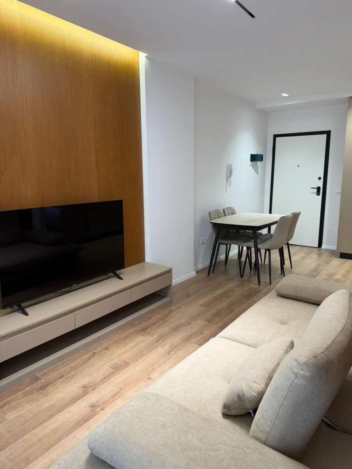 Tirane, jepet me qera apartament 1+1 Kati 3, 55 m² 550 € (Fusha Aviacionit)