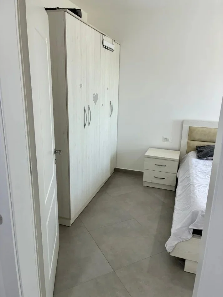 Tirane, jepet me qera apartament 1+1 Kati 3, 56 m² 400 € (Astir)
