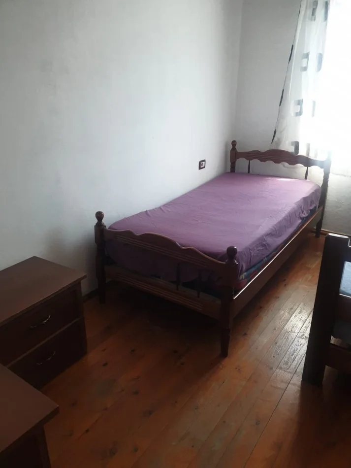Tirane, jepet me qera apartament 2+1 Kati 2, 65 m² 400 € (Qsut)