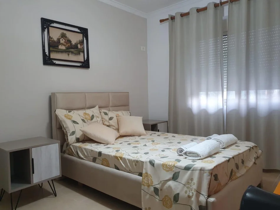 Tirane, jepet me qera apartament 2+1 Kati 2, 80 m² 600 € (Rruga E Durresit)