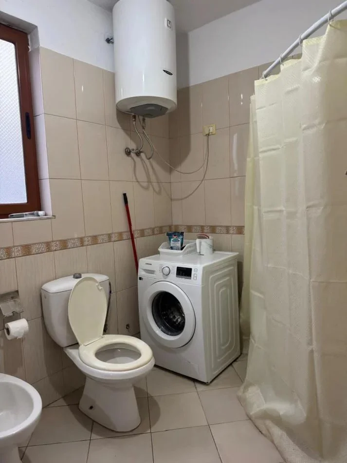 Tirane, jepet me qera apartament 2+1 Kati 1, 111 m² 500 € (Allias)