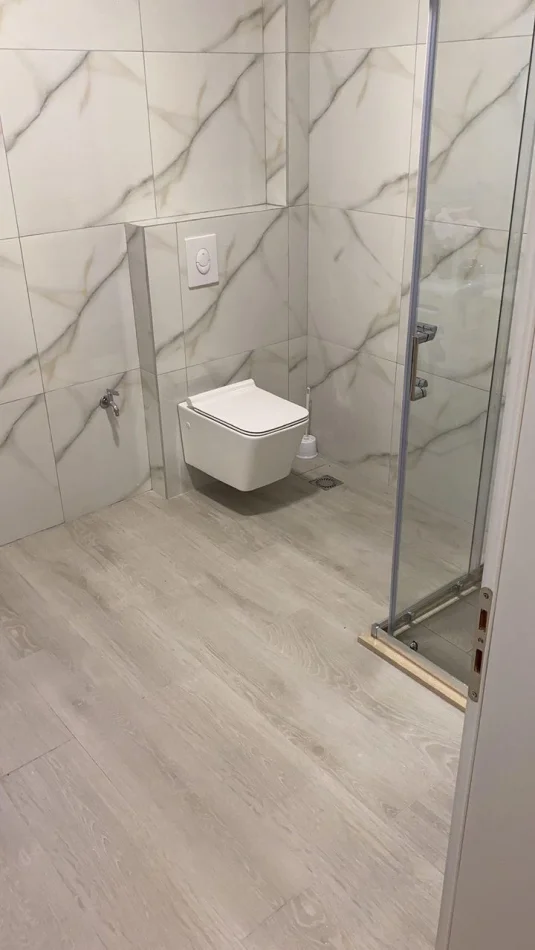 Tirane, shitet apartament 2+1 Kati 3, 210.000 € (Ish Ambasada Jugosllave)