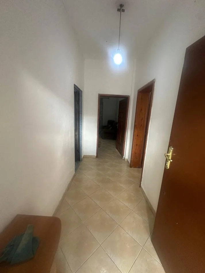 Tirane, jepet me qera apartament 2+1 Kati 1, 90 m² 400 € (Rruga Njazi Meka)