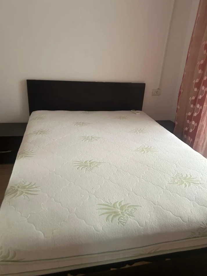 Tirane, jepet me qera apartament 1+1 Kati 1, 50 m² 450 € (Komuna Parisit)