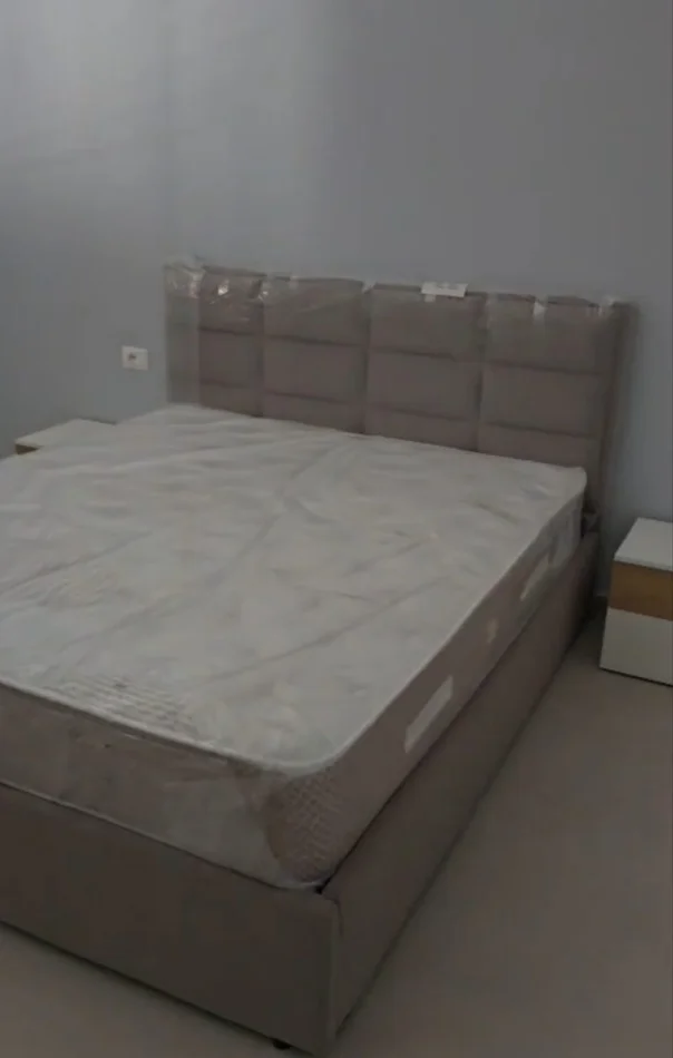 Tirane, jepet me qera apartament 1+1 Kati 2, 65 m² 500 € (Rruga 5 Maji)