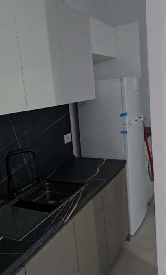 Tirane, jepet me qera apartament 1+1 Kati 2, 65 m² 450 € (Rruga 5 Maji)