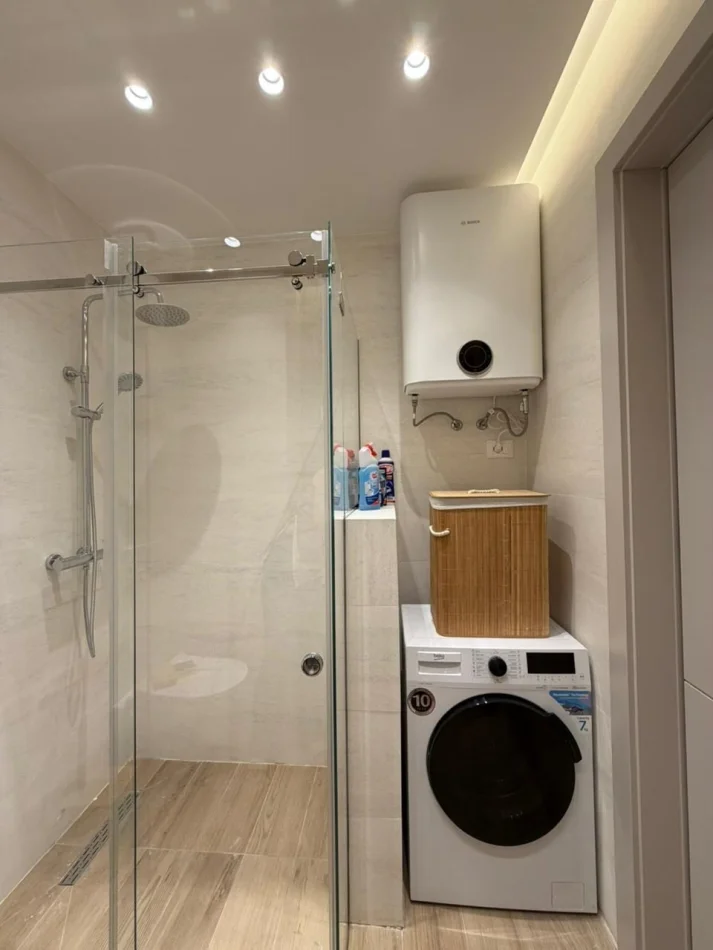 Tirane, jepet me qera apartament 1+1 Kati 3, 72 m² 720 € (Zogu i Zi)