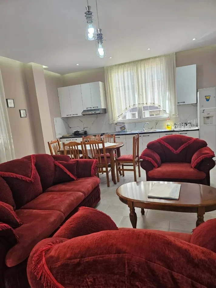 Tirane, jepet me qera apartament 1+1 Kati 2, 75 m² 500 € (Don Bosko)