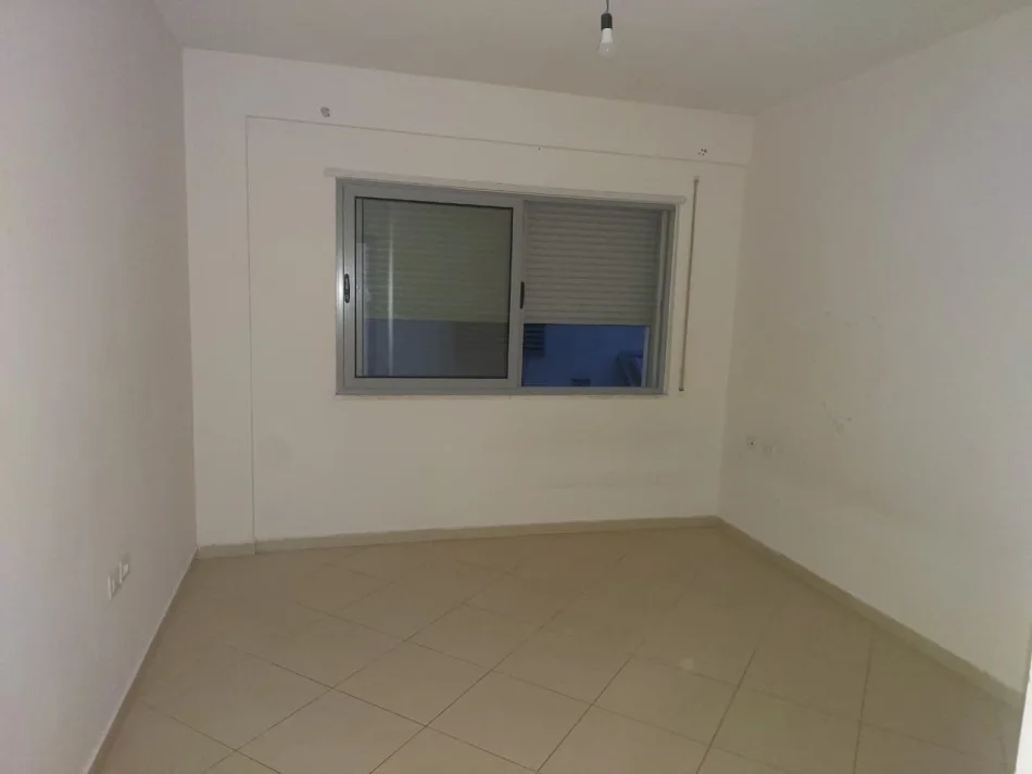 Tirane, jepet me qera apartament 2+1 Kati 4, 90 m² 500 € (Rruga 5 Maji)