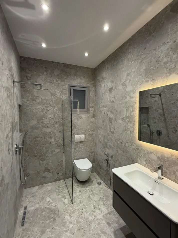 Tirane, jepet me qera apartament 1+1 Kati 3, 60 m² 400 € (Sauk)