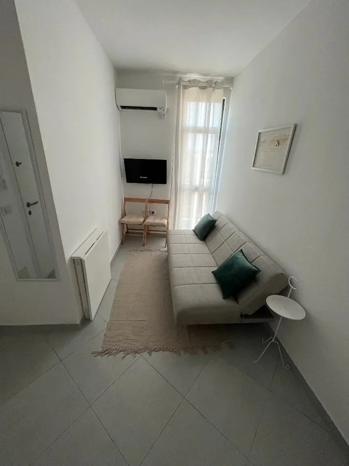 Tirane, jepet me qera apartament 1+1 Kati 7, 45 m² 420 € (QSUT)