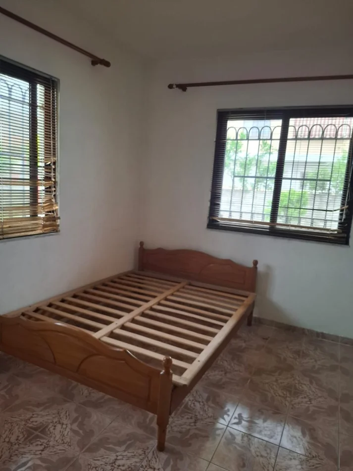 Tirane, jepet me qera apartament 1+1 Kati 1, 80 m² 250 € (Rruga Siri Kodra)