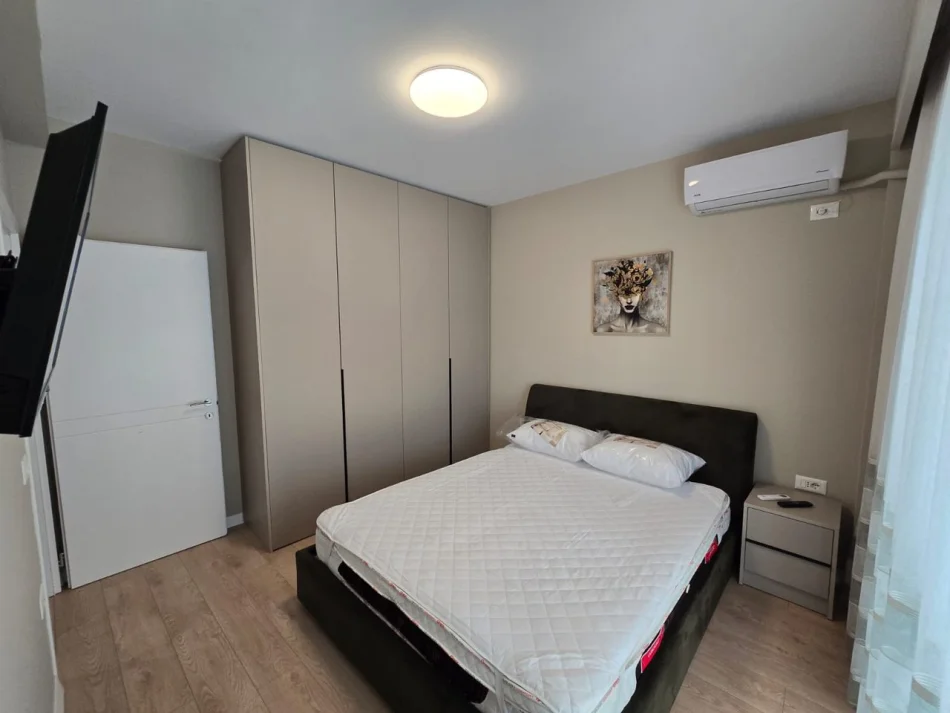 Tirane, jepet me qera apartament 2+1 Kati 5, 90 m² 850 € (Kisha Ortodokse Ungjillëzimi)