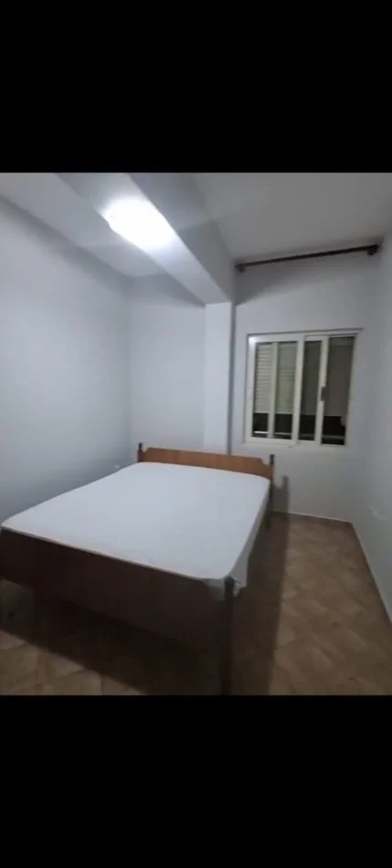 Tirane, jepet me qera apartament 1+1 Kati 1, 65 m² 400 € (Misto Mame)