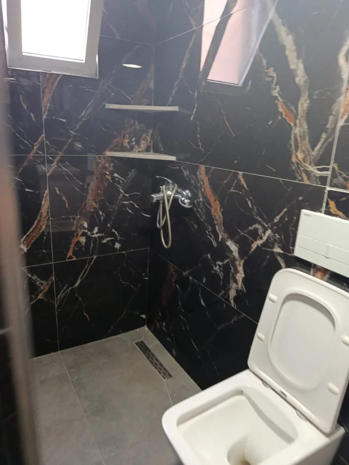 Tirane, jepet me qera apartament 2+1 Kati 1, 60 m² 300 € (Qendra Shëndetësore Qytet Studenti)