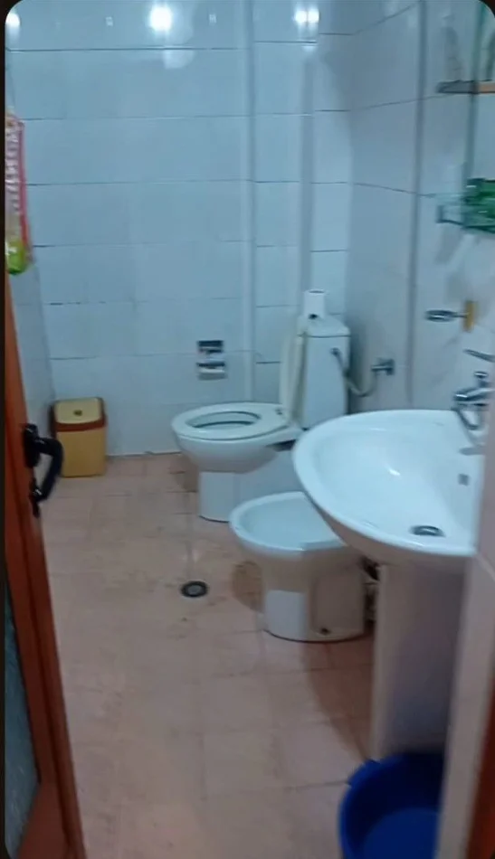 Tirane, jepet me qera apartament 1+1 Kati 1, 60 m² 350 € (QSUT)
