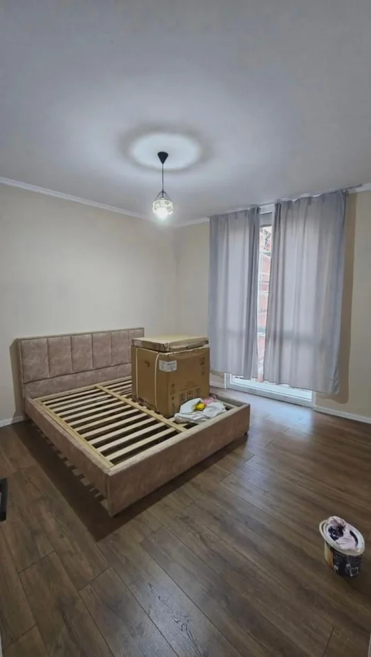 Tirane, jepet me qera apartament 1+1 Kati 3, 70 m² 400 € (Paskuqan)