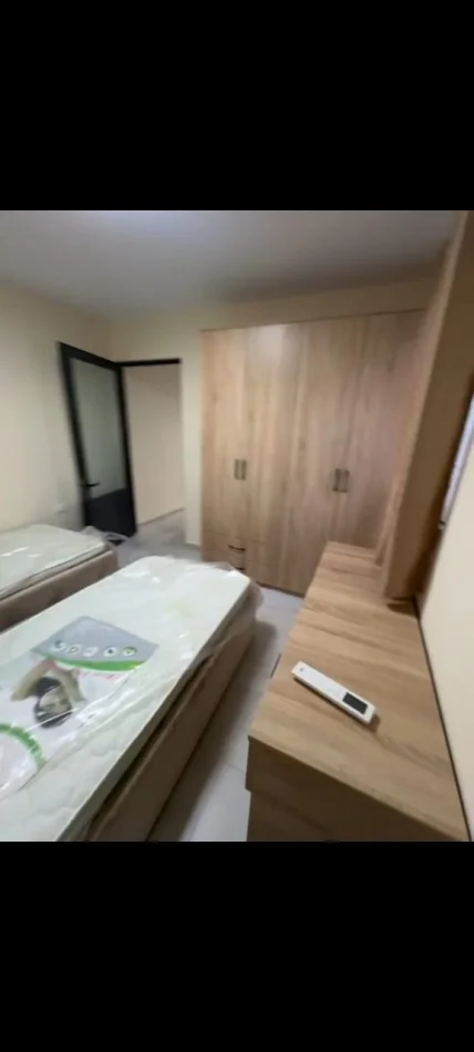 Tirane, jepet me qera apartament 1+1 Kati 1, 50 m² 350 € (Shkolla e bashkuar 350 €/muaj)