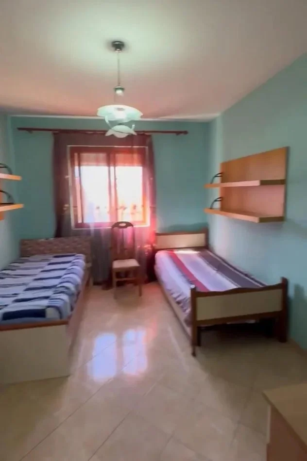 Tirane, jepet me qera apartament 2+1 Kati 4, 90 m² 450 € (Porcelani)