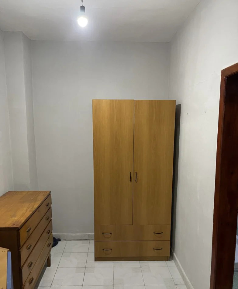 Tirane, jepet me qera apartament 1+1 Kati 1, 40 m² 270 € (Frigoriferi)