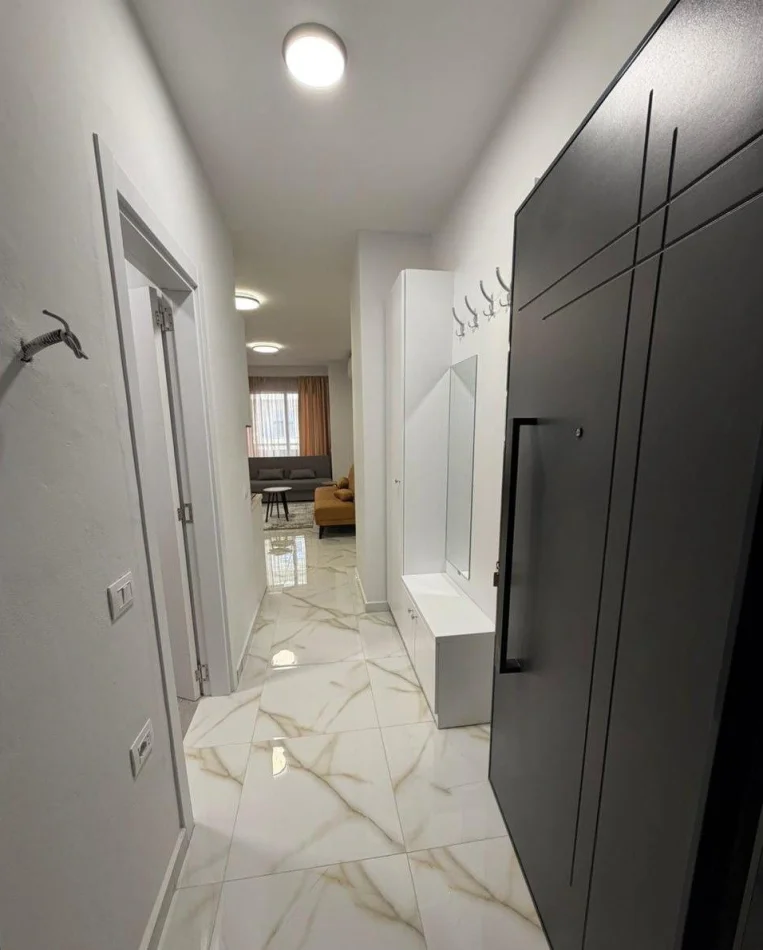 Tirane, jepet me qera apartament 1+1 Kati 3, 40 m² 380 € (Laprakë)