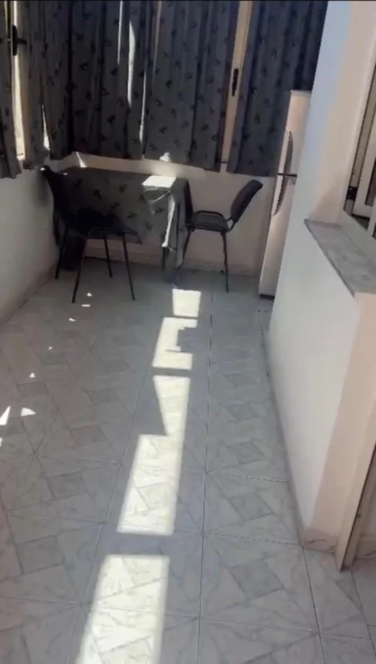 Tirane, jepet me qera apartament 2+1 Kati 2, 50 m² 270 € (American Hospital 3)