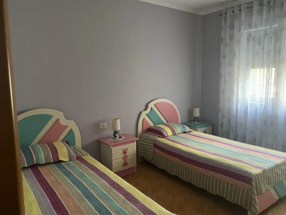 Tirane, jepet me qera apartament 2+1 Kati 8, 91 m² 650 € (Pallati me Shigjeta)