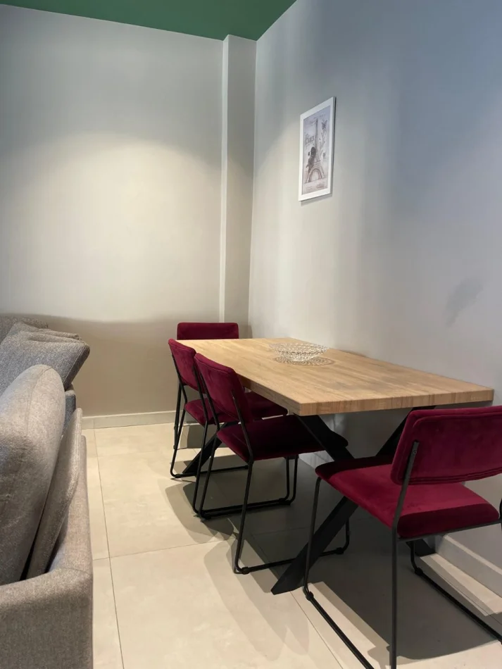 Tirane, jepet me qera apartament 1+1 Kati 1, 65 m² 500 € (Spitali Amerikan 2)