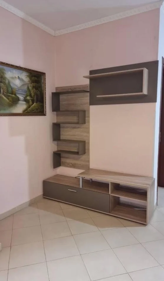 Tirane, jepet me qera apartament 1+1 Kati 3, 70 m² 420 € (Vila L)