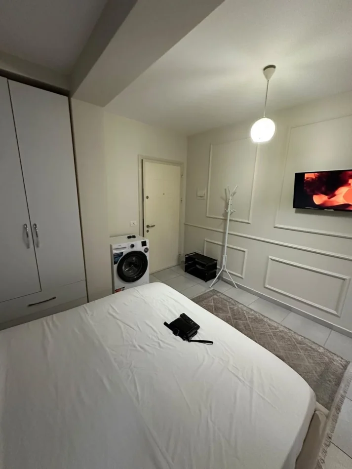 Tirane, jepet me qera apartament 1+1 Kati 2, 45 m² 400 € (Sheshi Willson)
