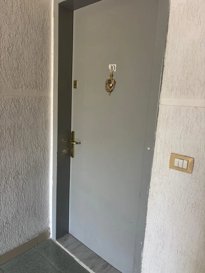 Tirane, jepet me qera apartament 2+1 Kati 3, 85 m² 350 € (Kinostudio)