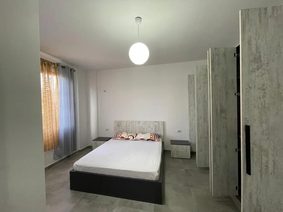 Tirane, jepet me qera apartament 1+1 Kati 1, 60 m² 400 € (Sauk)