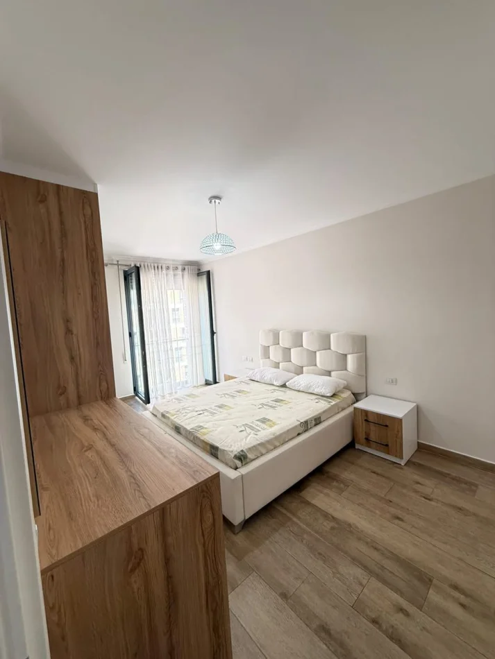 Tirane, jepet me qera apartament 2+1 Kati 4, 95 m² 830 € (Rruga Don Bosko)