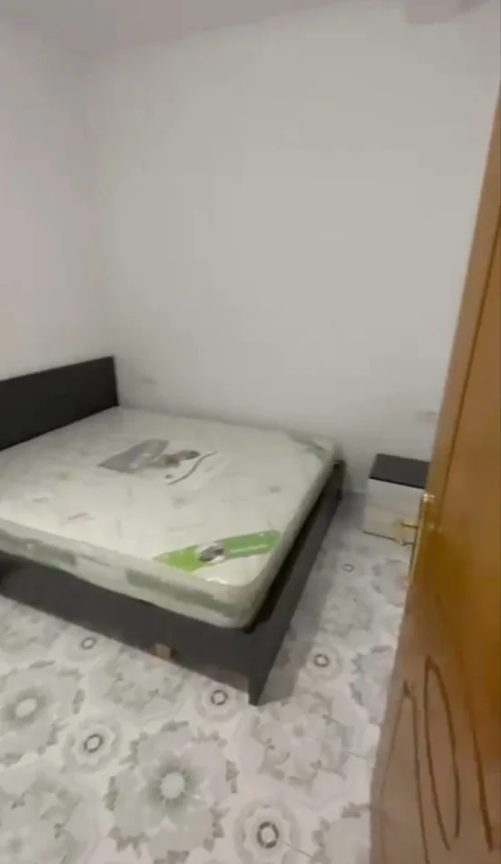 Tirane, jepet me qera apartament 1+1 Kati 1, 65 m² 400 € (Spitali Amerikan 2)