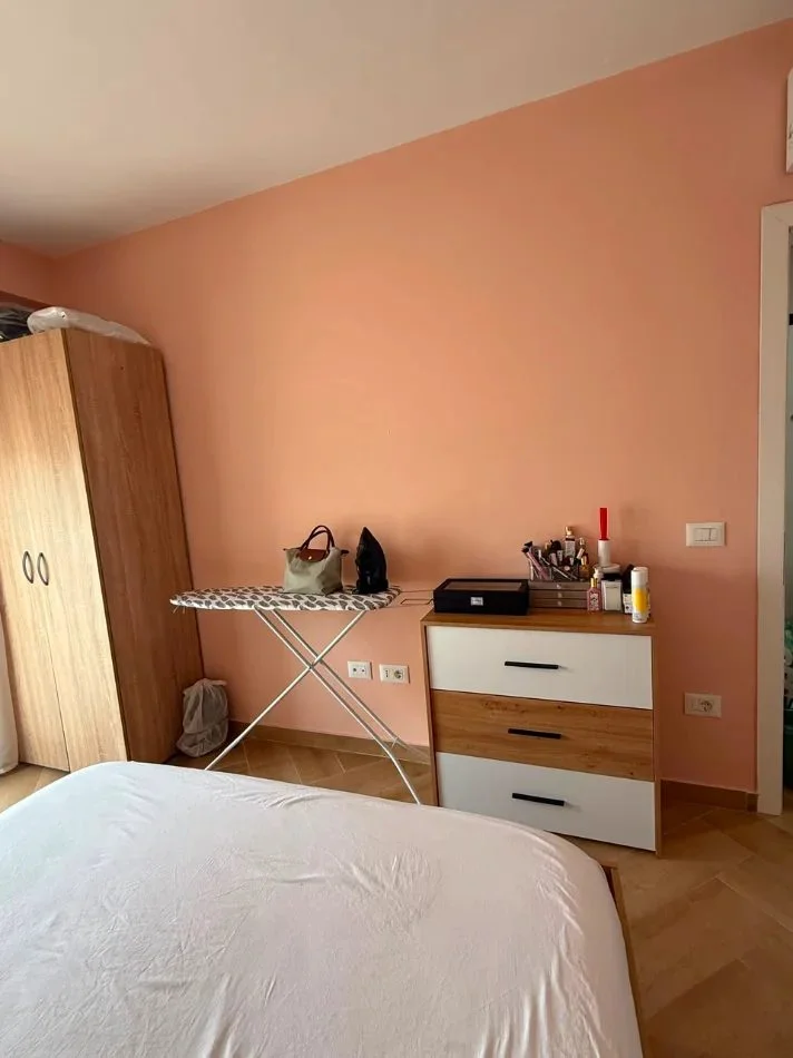 Tirane, jepet me qera apartament 1+1 Kati 5, 65 m² 650 € (Rruga e Elbasanit)