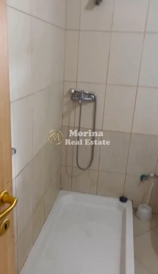 Tirane, jepet me qera apartament 2+1 Kati 3, 100 m² 400 € (Laprake)