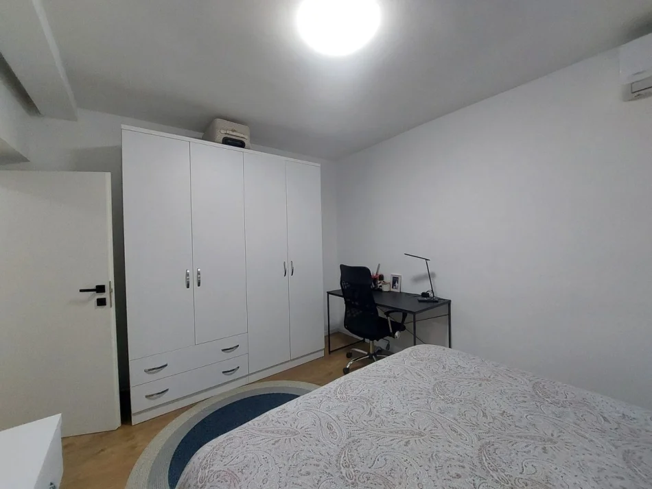 Tirane, jepet me qera apartament 1+1 Kati 2, 30 m² 350 € (QSUT)