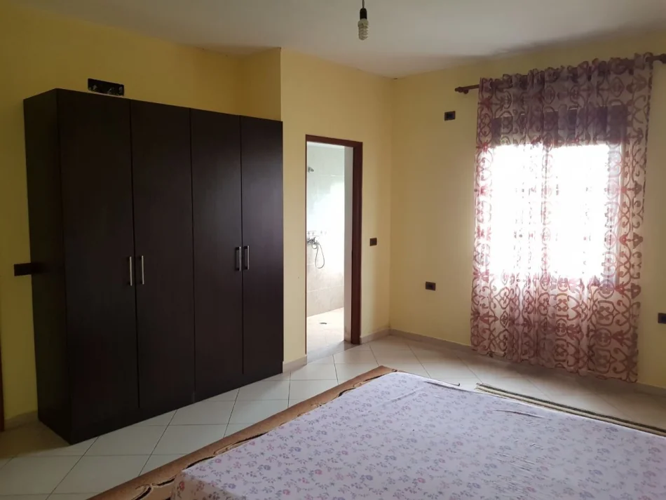 Tirane, jepet me qera apartament 1+1 Kati 2, 70 m² 300 € (Sauk)