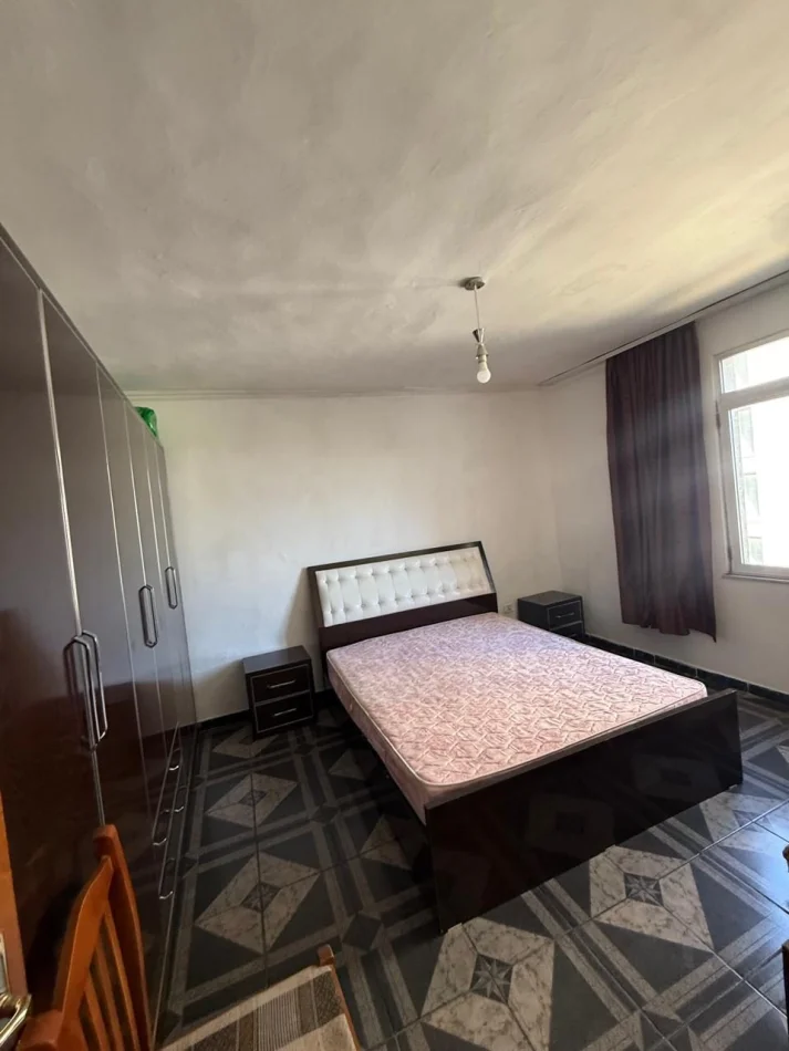 Tirane, jepet me qera apartament 1+1 Kati 4, 60 m² 400 € (Rruga e Dibrës)