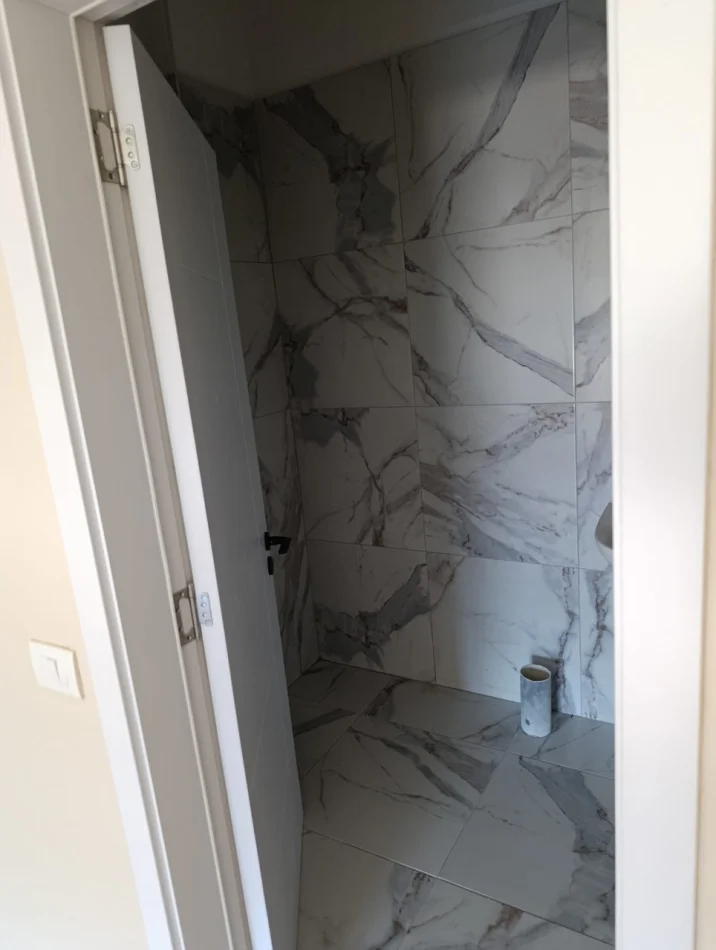 Tirane, jepet me qera apartament 2+1 Kati 3, 110 m² 600 € (Rruga 5 Maji)